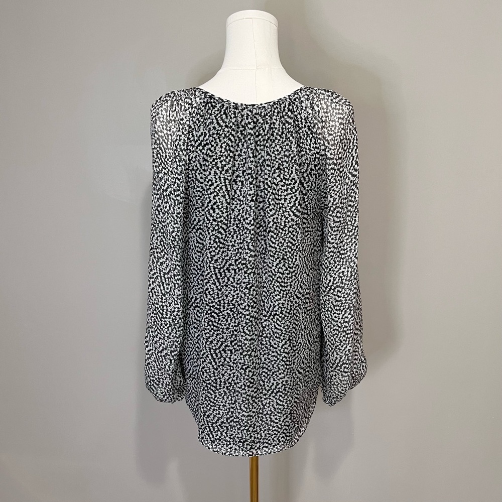 Diane Von Furstenberg Saylor Silk Blouse Size 8 - Picture 5 of 11